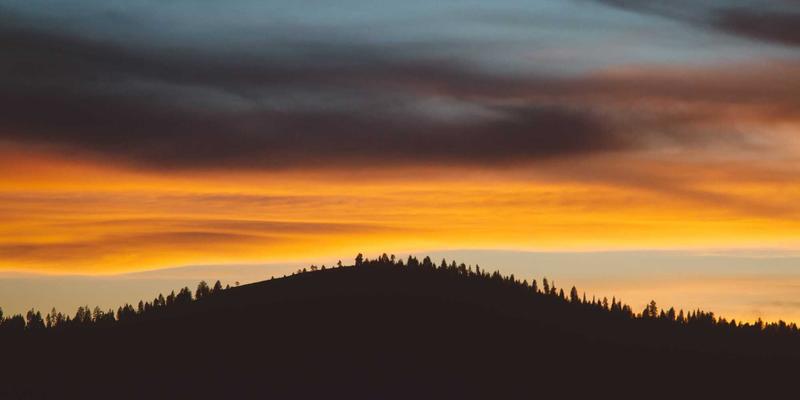 从顺天府遗址看明清时期贵阳的城市规划与风水格局：兼谈地方食品与风味小吃的历史渊源
