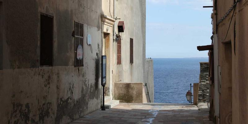 探秘贵阳顺天府75：当茅台酒香邂逅黔地风物的美食传奇